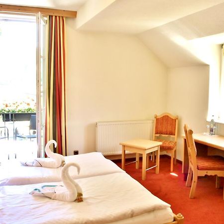Hotel Alttolkewitzer Hof Дрезден Экстерьер фото