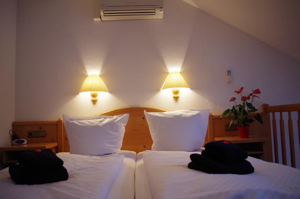 Hotel Alttolkewitzer Hof Дрезден Экстерьер фото