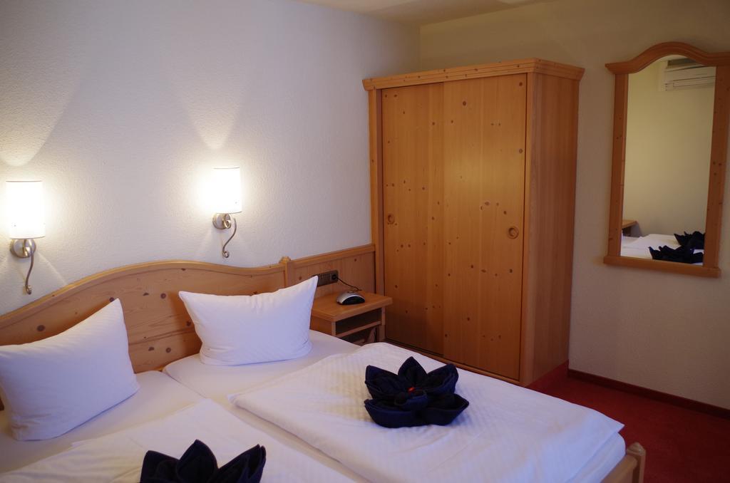 Hotel Alttolkewitzer Hof Дрезден Экстерьер фото