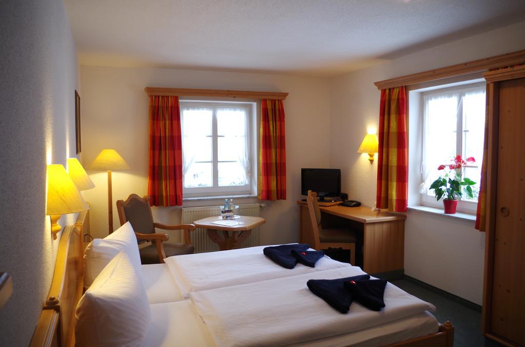 Hotel Alttolkewitzer Hof Дрезден Экстерьер фото