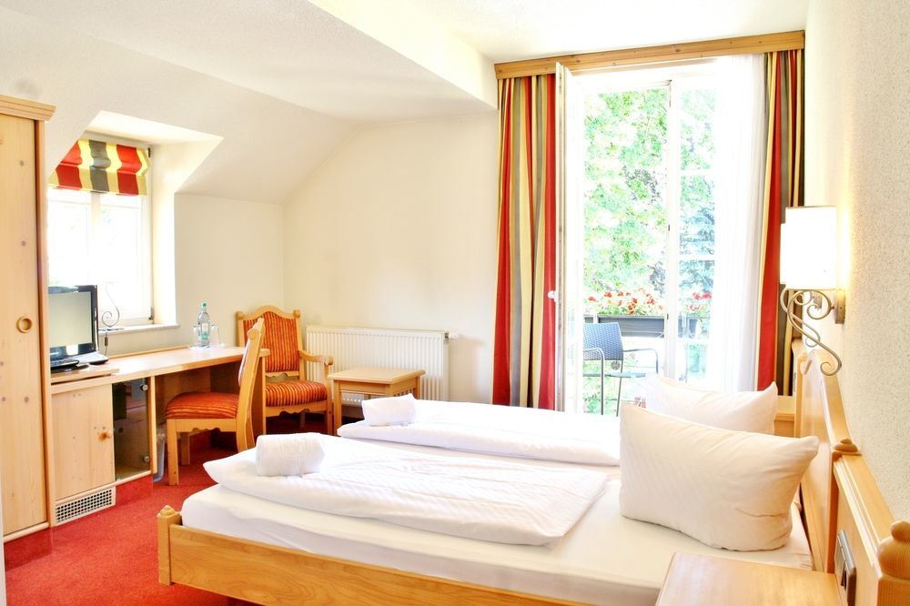Hotel Alttolkewitzer Hof Дрезден Экстерьер фото
