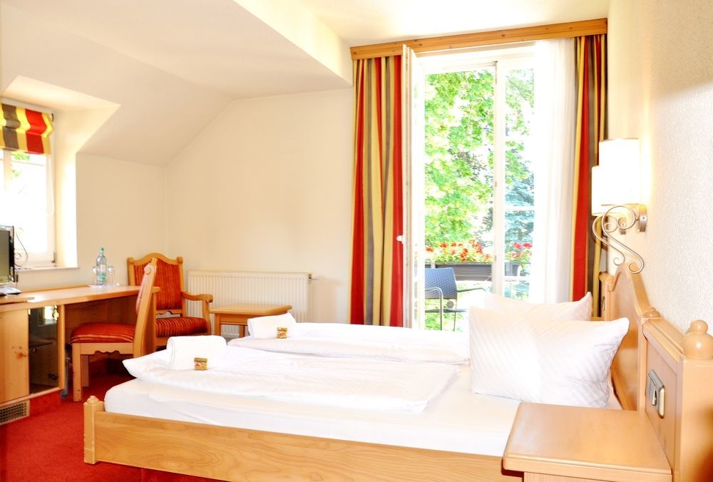 Hotel Alttolkewitzer Hof Дрезден Экстерьер фото