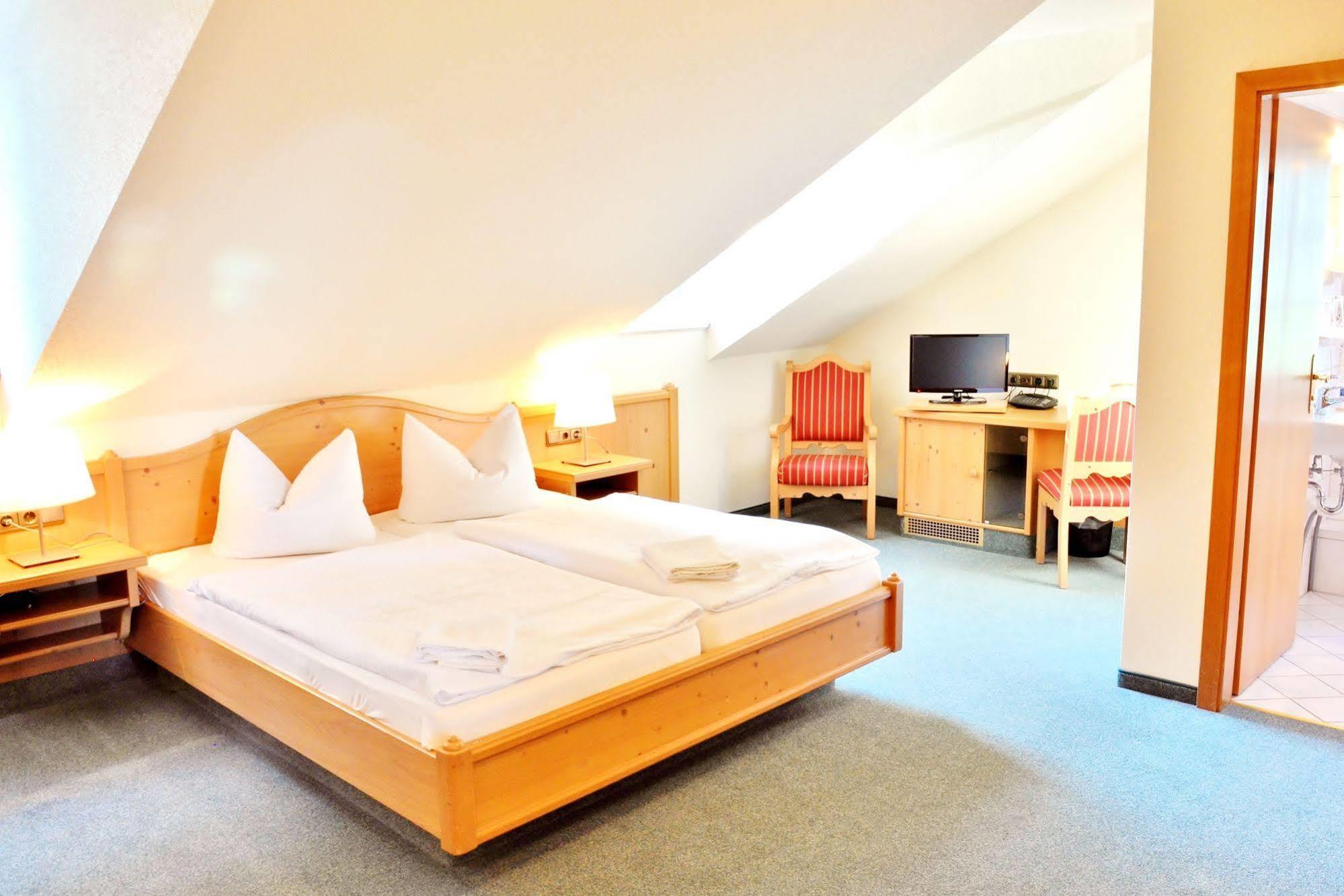 Hotel Alttolkewitzer Hof Дрезден Экстерьер фото